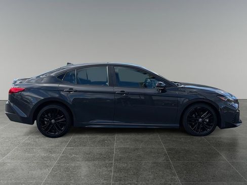 Used 2025 Toyota Camry SE image 8