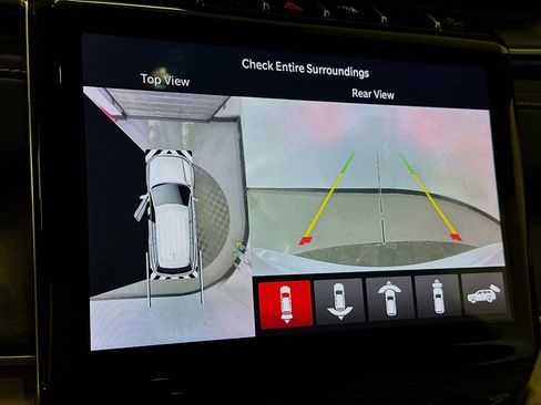 Used 2023 Jeep Grand Cherokee 4WD 4xe w/ Luxury Tech Group II image 23