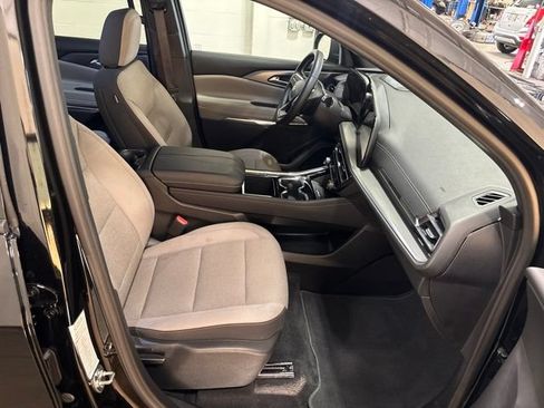 Used 2026 Chevrolet Traverse LT w/ Driver Confidence Package FWD image 36