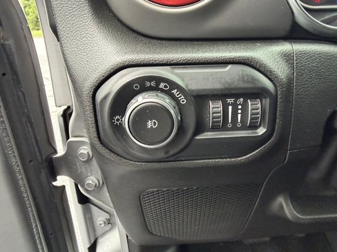 Used 2021 Jeep Wrangler Unlimited Sport AWD/4WD image 17