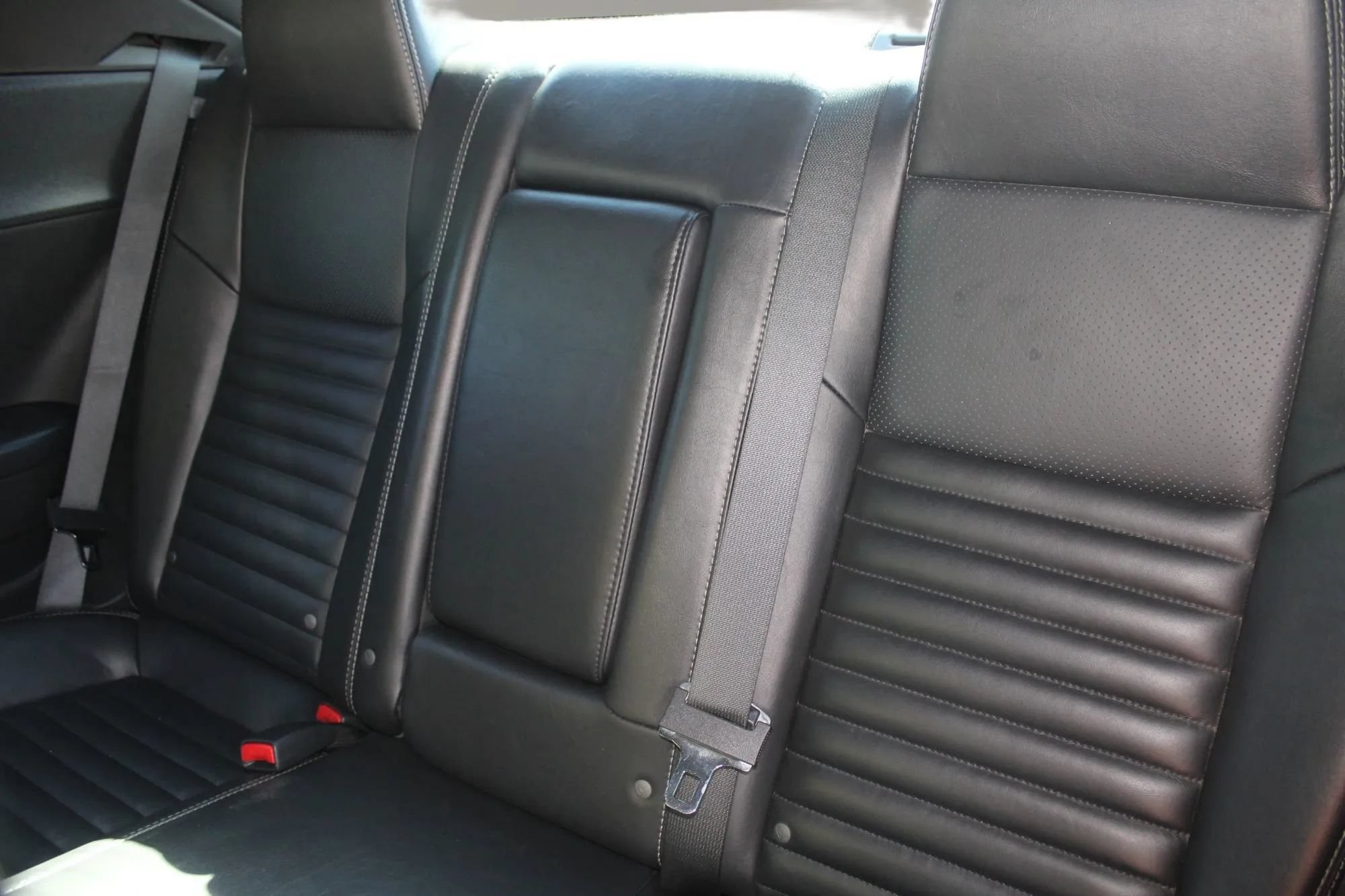Used 2010 Dodge Challenger R/T RWD image 16