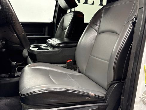 Used 2024 RAM 2500 Tradesman w/ Chrome Appearance Group image 30