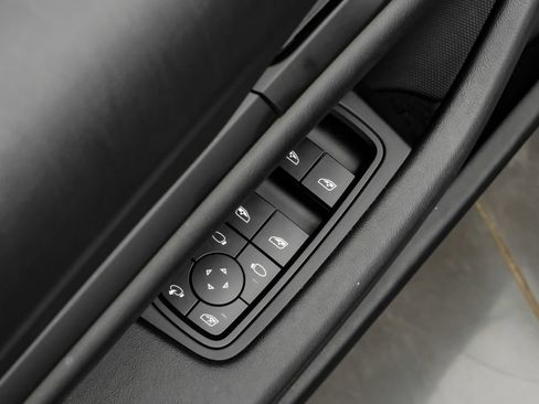 Used 2023 Porsche Taycan RWD image 39