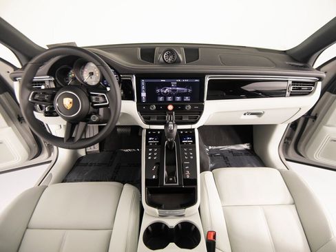 New 2026 Porsche Macan S image 31