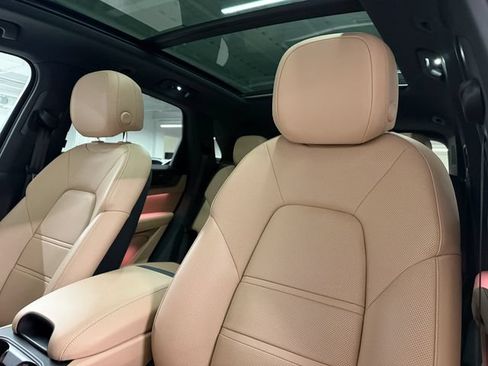 Certified 2026 Porsche Cayenne E-Hybrid AWD/4WD image 29