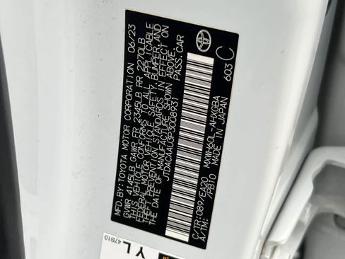 Certified 2023 Toyota Prius XLE image 30