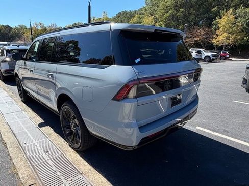 New 2025 Lincoln Navigator L Reserve w/ Jet Appearance Package image 5