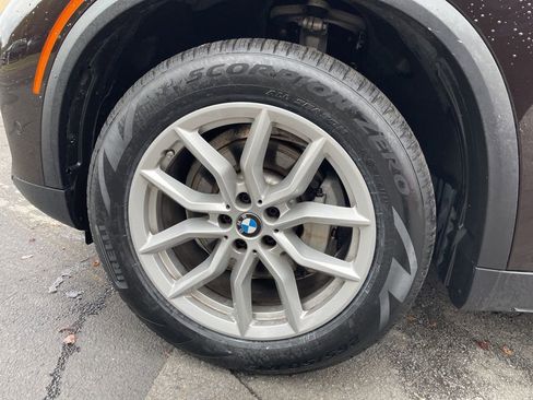 Used 2022 BMW X5 xDrive40i w/ Premium Package image 36