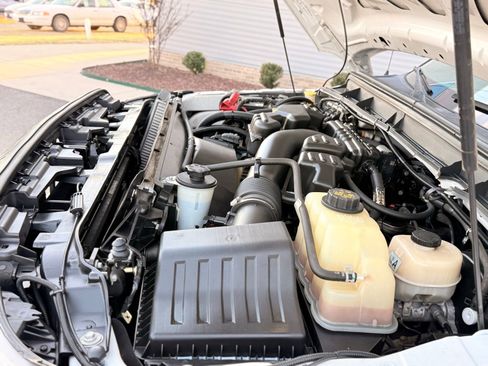 Used 2015 Ford F250 XL w/ Power Equipment Group image 62