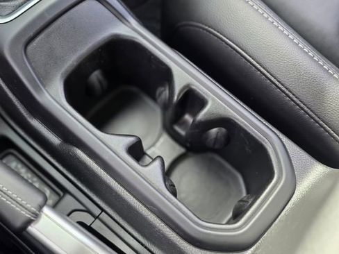 Used 2023 Jeep Wrangler Unlimited Sahara image 35