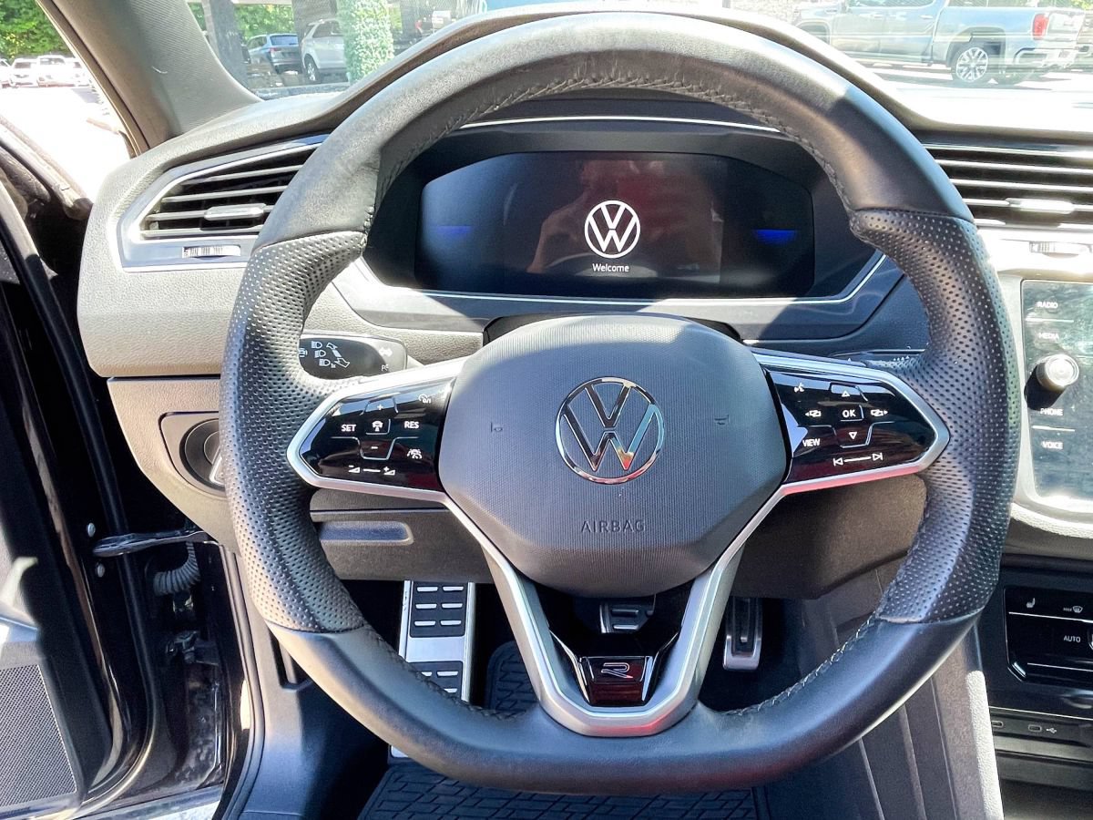 Used 2024 Volkswagen Tiguan SE R-Line FWD image 11