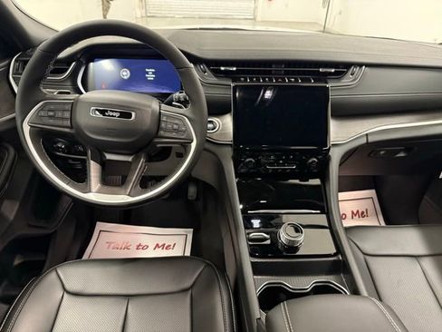 New 2025 Jeep Grand Cherokee L Limited w/ Luxury Tech Group II image 20