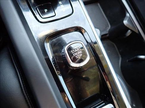 Used 2024 Volvo S60 B5 Ultimate image 17