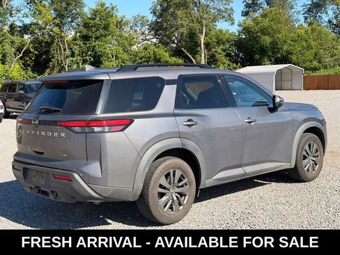 Used 2022 Nissan Pathfinder SV w/ SV Premium Package FWD image 5