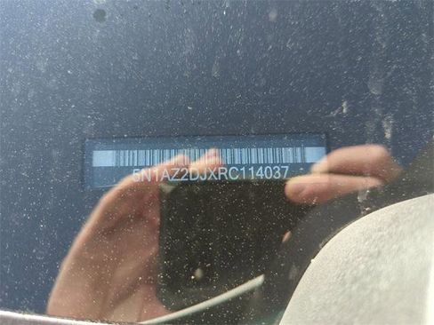 Certified 2024 Nissan Murano Platinum w/ Cargo Package image 6