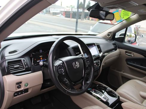 Used 2016 Honda Pilot Touring image 20