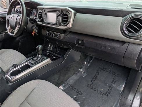 Used 2016 Toyota Tacoma SR5 w/ Towing Package image 21