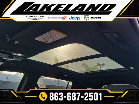 Used 2024 GMC Yukon XL SLT w/ SLT Premium Package AWD/4WD image 20