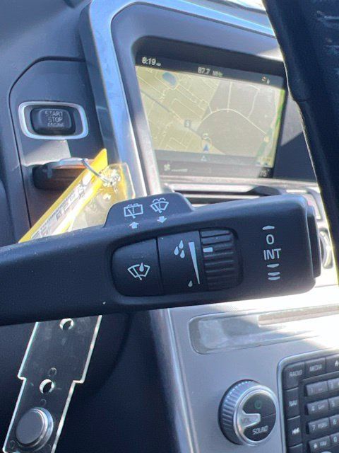 Used 2017 Volvo XC60 T6 Dynamic w/ Preferred Option Package AWD/4WD image 16