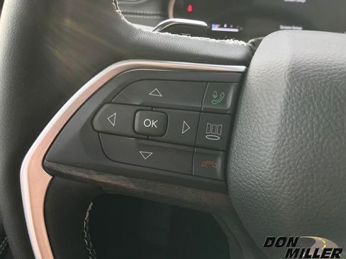 New 2025 Jeep Grand Cherokee Limited w/ Luxury Tech Group II image 17