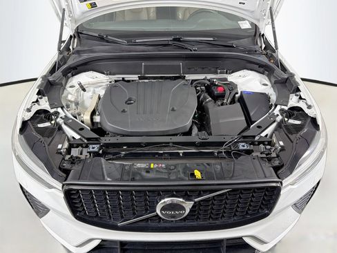 Certified 2024 Volvo XC60 B5 Plus w/ Protection Package Premier AWD/4WD image 31