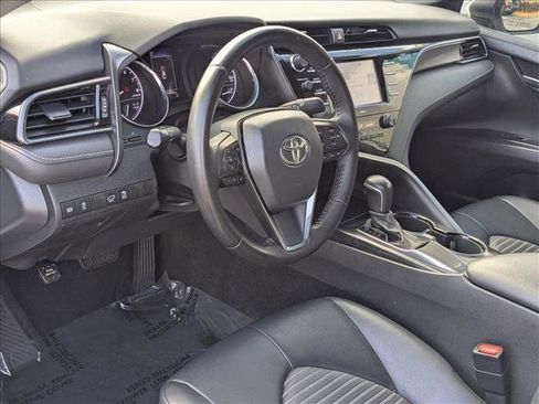 Used 2020 Toyota Camry SE image 9