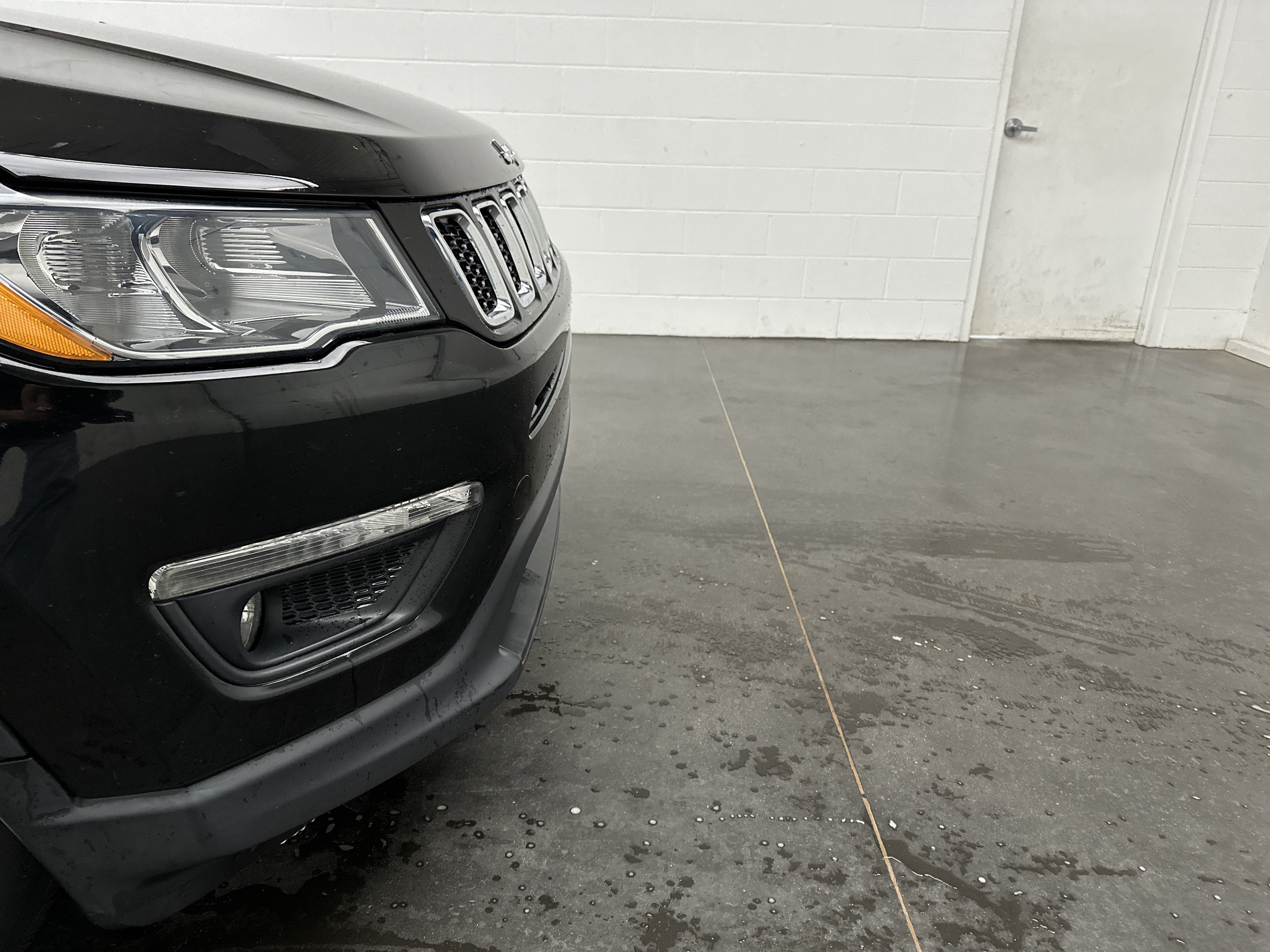 Used 2020 Jeep Compass Latitude w/ Cold Weather Group AWD/4WD image 2