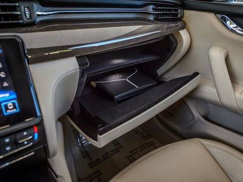 Used 2018 Maserati Quattroporte S GranLusso RWD image 38