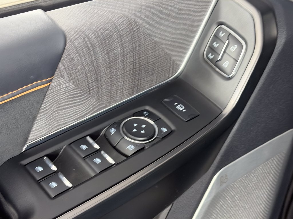 Used 2024 Ford F350 Platinum w/ Tremor Off-Road Package AWD/4WD image 26