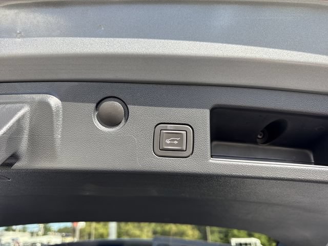 Used 2025 Chevrolet Equinox LT w/ Convenience Package II FWD image 33