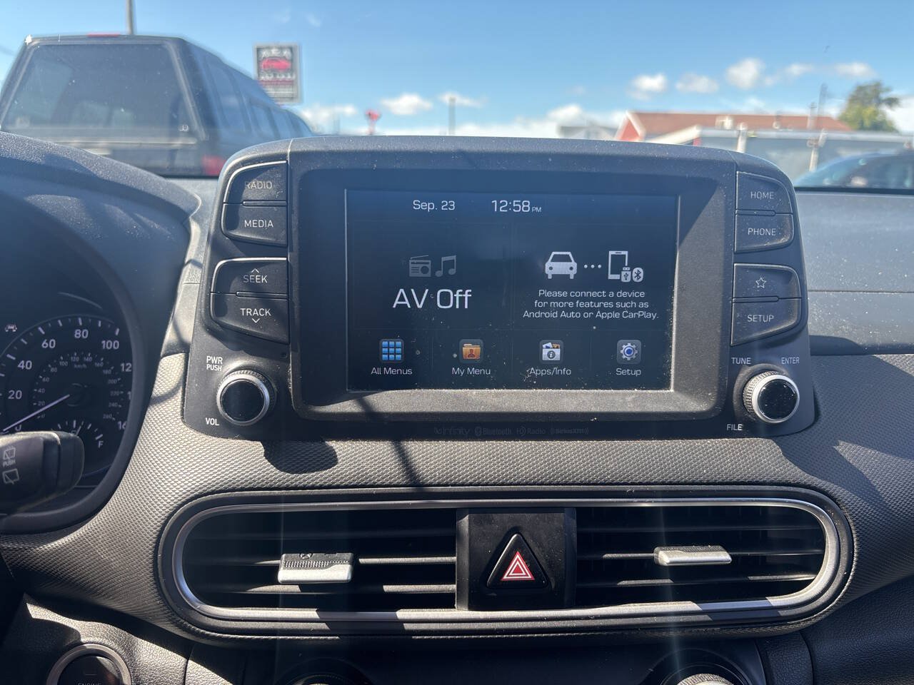 Used 2019 Hyundai Kona Limited AWD/4WD image 16