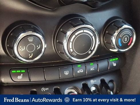Used 2021 MINI Cooper 4-Door Hardtop w/ Storage Package FWD image 22