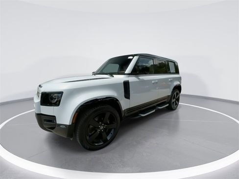 Used 2023 Land Rover Defender 110 V8 image 5
