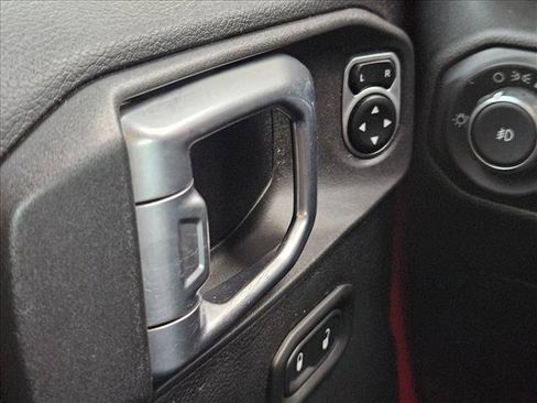 Used 2019 Jeep Wrangler Unlimited Sport S AWD/4WD image 17
