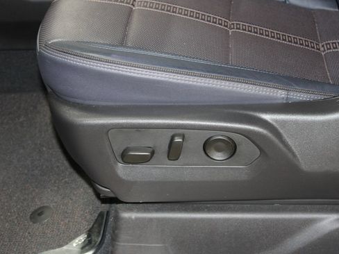 Used 2025 Chevrolet Silverado 1500 High Country AWD/4WD image 35
