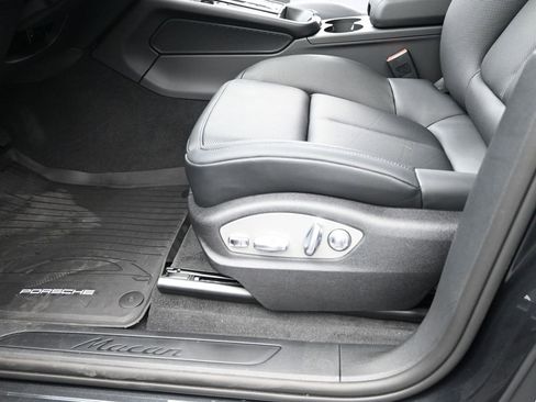 New 2025 Porsche Macan image 20