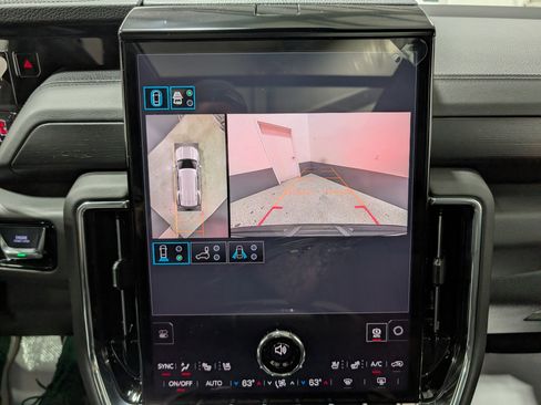 Used 2026 GMC Yukon Denali w/ Sun & Power Step Package AWD/4WD image 27