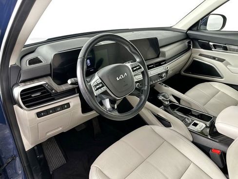 Used 2023 Kia Telluride EX w/ EX Captain's Chair Package image 21