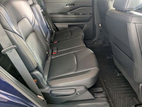 Used 2022 Nissan Pathfinder SL FWD image 31