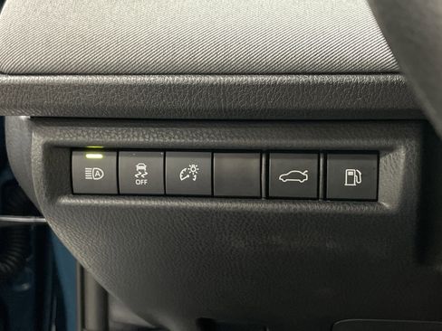 Used 2025 Toyota Camry LE w/ Convenience Package FWD image 29