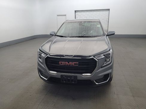 Used 2024 GMC Terrain SLE AWD/4WD image 15