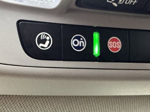 Used 2023 GMC Acadia AT4 w/ Technology Package image 21