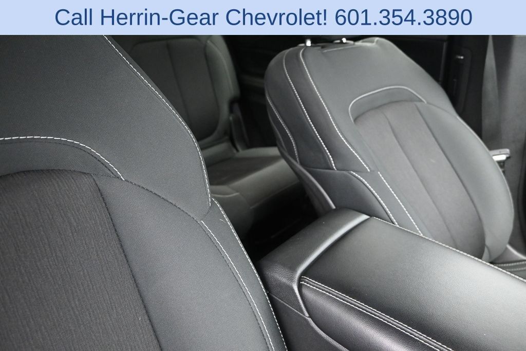 Used 2023 Jeep Grand Cherokee L Laredo RWD image 26