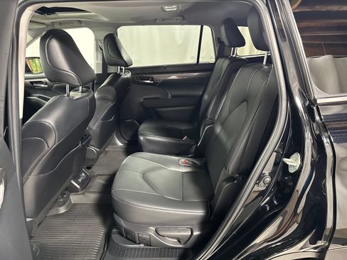 Used 2023 Toyota Highlander Limited AWD/4WD image 5