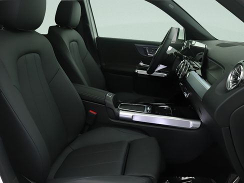 Certified 2026 Mercedes-Benz GLB 250 image 28