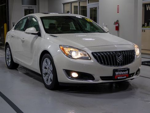 Used 2015 Buick Regal Premium w/ Experience Buick Package image 5