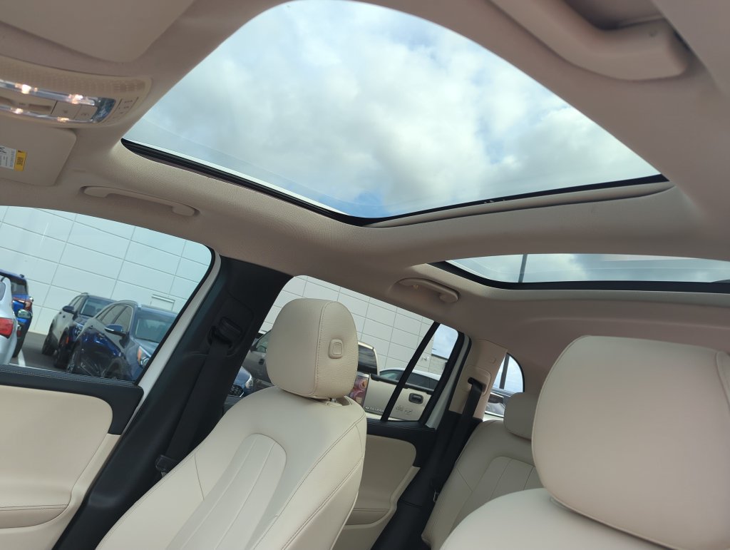 Used 2021 Mercedes-Benz GLB 250 image 28