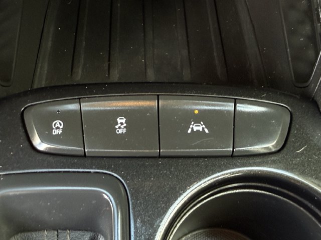 Certified 2022 Chevrolet TrailBlazer LT w/ Convenience Package FWD image 21