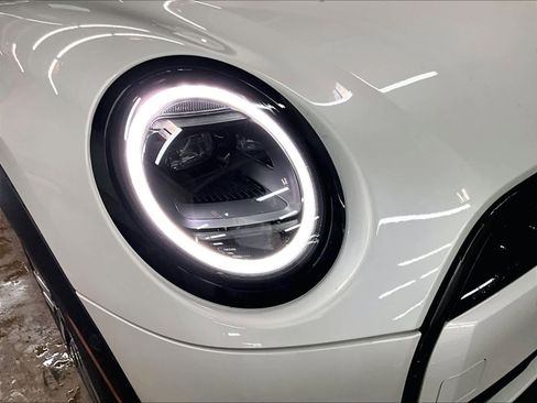 Certified 2025 MINI Cooper 2-Door Hardtop image 30