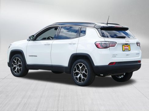 Used 2025 Jeep Compass Limited AWD/4WD image 5